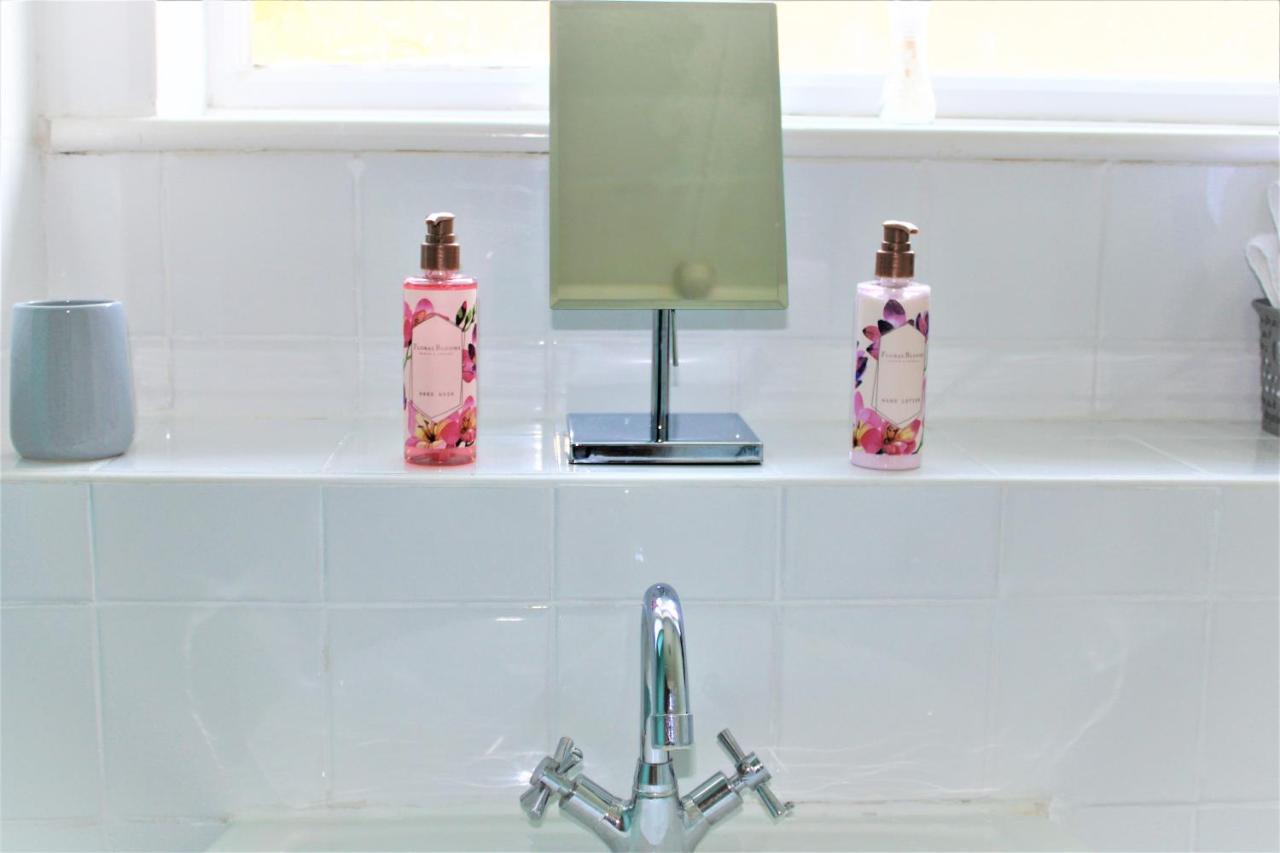 Homely And Budget Friendly 3 Bed House Sleeps 6 Free Parking! Milton Keynes Exterior foto