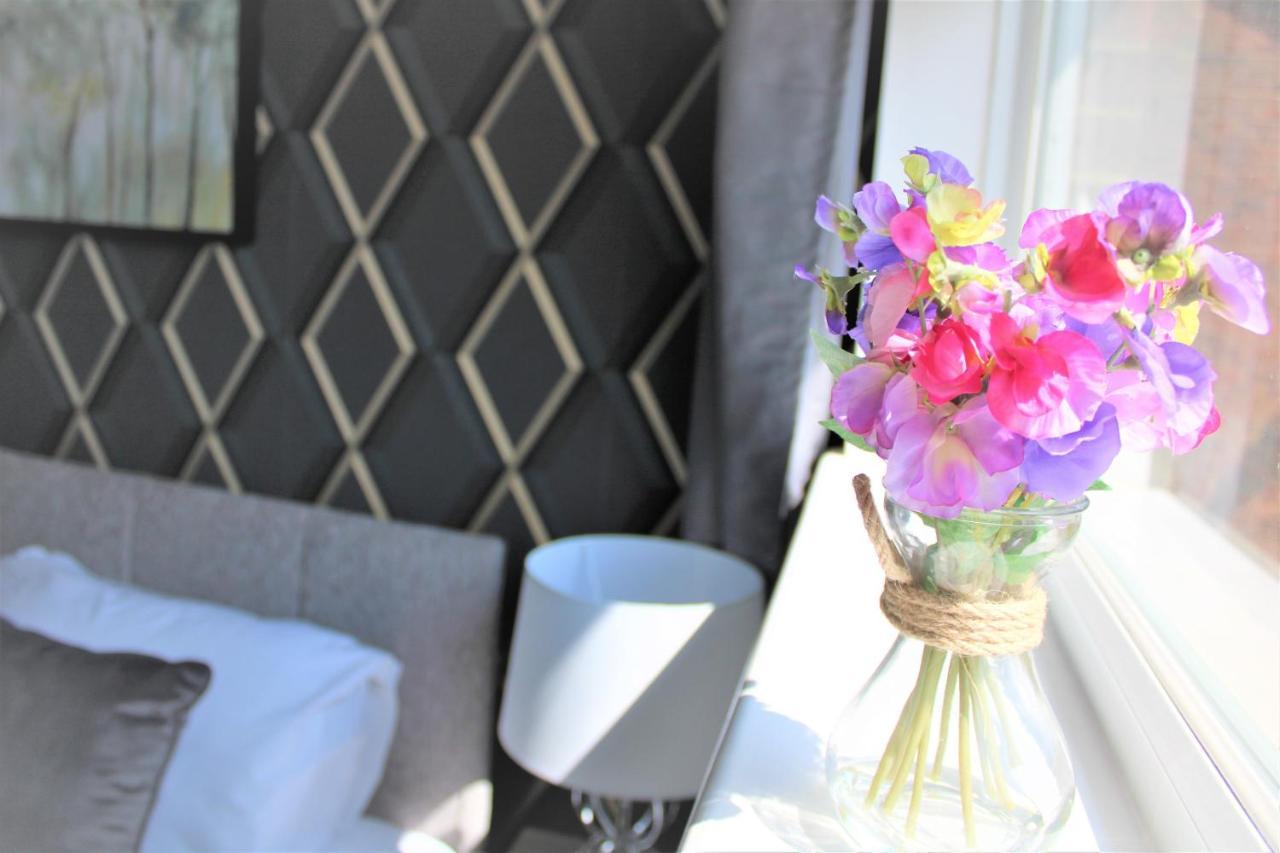 Homely And Budget Friendly 3 Bed House Sleeps 6 Free Parking! Milton Keynes Exterior foto