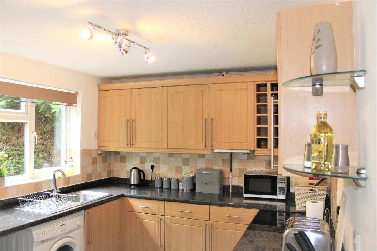 Homely And Budget Friendly 3 Bed House Sleeps 6 Free Parking! Milton Keynes Exterior foto